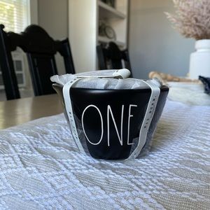 Rae Dunn Black Measuring Cups